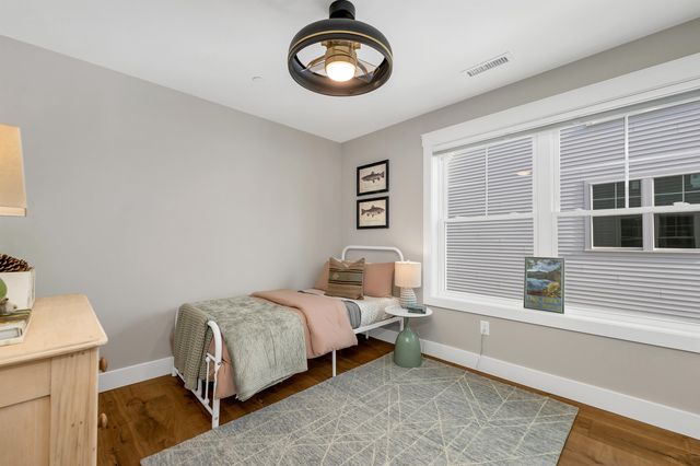 60 White Oaks Rd Unit 27, Laconia, NH 03246