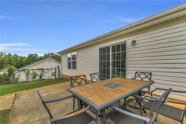 129 Saint James Court, Anderson, SC 29621