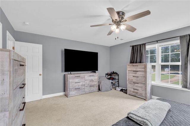 129 Saint James Court, Anderson, SC 29621