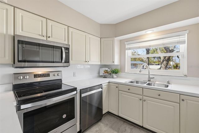 908 HARDY DRIVE, Tampa, FL 33613