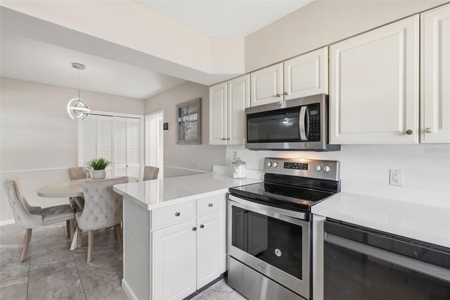 908 HARDY DRIVE, Tampa, FL 33613