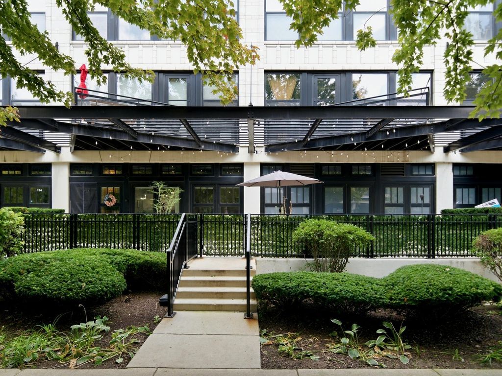 1000 W 15th Street 133, Chicago, IL 60608