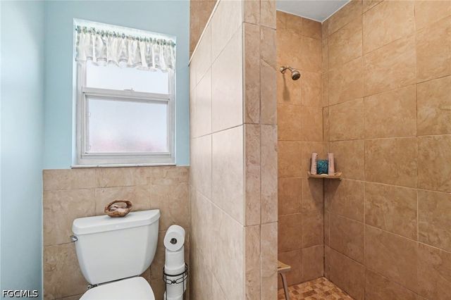 3310 SE 6th PL, Cape Coral, FL 33904