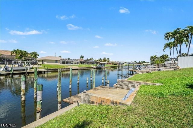 3310 SE 6th PL, Cape Coral, FL 33904