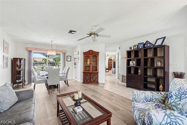 3310 SE 6th PL, Cape Coral, FL 33904