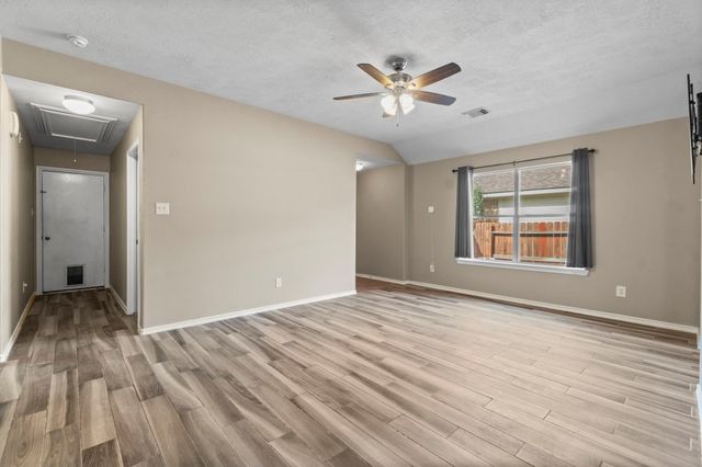 1409 Natural Pine Trail, Conroe, TX 77301