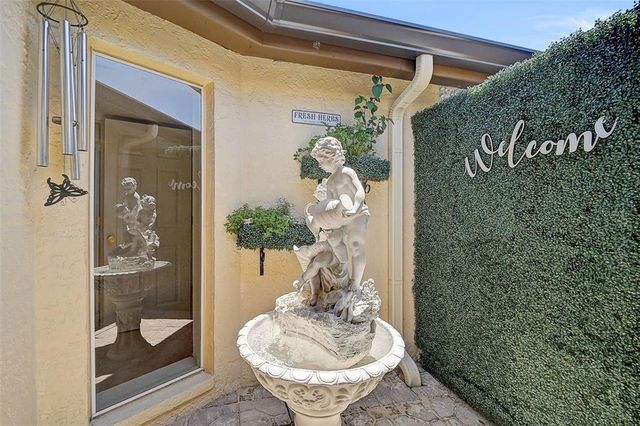 7118 LAKESIDE DRIVE 7118, Sarasota, FL 34243