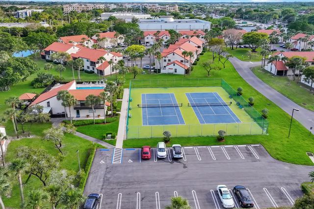 3 Vía De Casas Sur, Boynton Beach, FL 33426