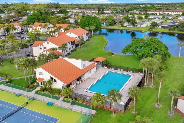 3 Vía De Casas Sur, Boynton Beach, FL 33426