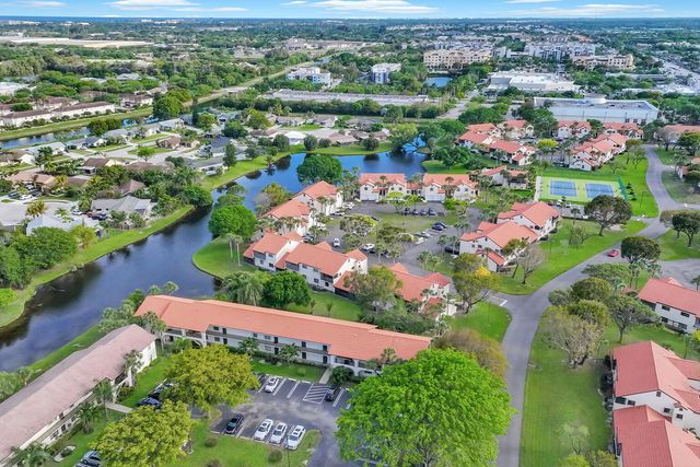 3 Vía De Casas Sur, Boynton Beach, FL 33426