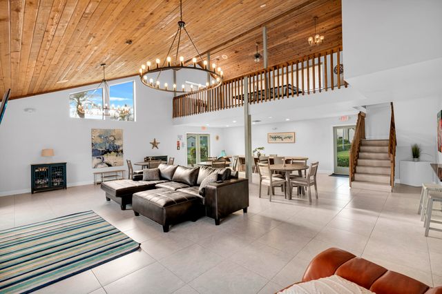 3 Vía De Casas Sur, Boynton Beach, FL 33426