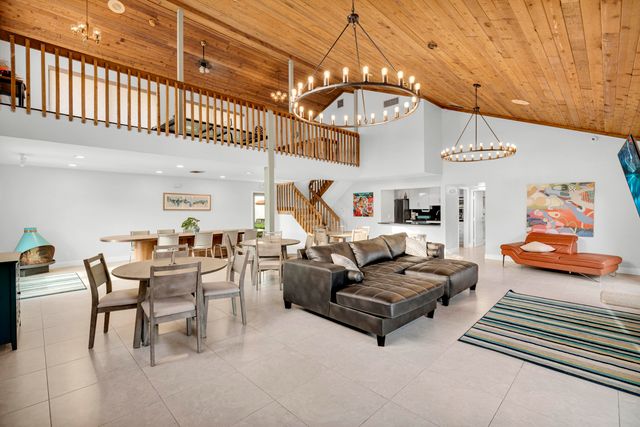 3 Vía De Casas Sur, Boynton Beach, FL 33426