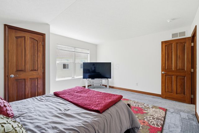327 Pagoda Court, Pickerington, OH 43147