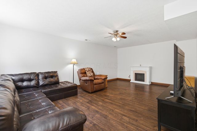 327 Pagoda Court, Pickerington, OH 43147