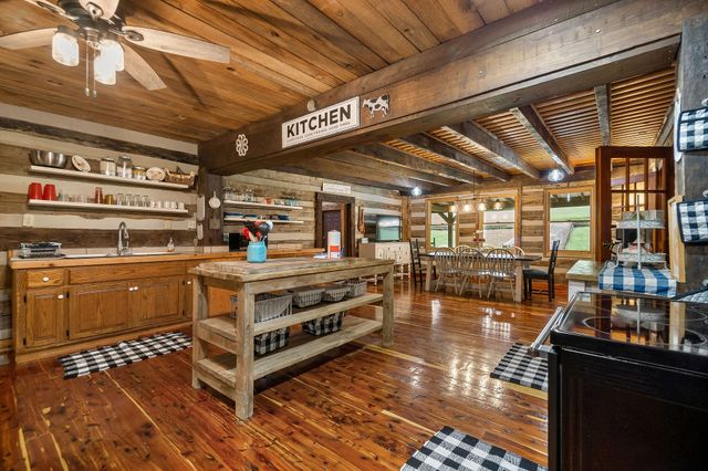 12159 Cookeville Boat Dock Rd, Baxter, TN 38544