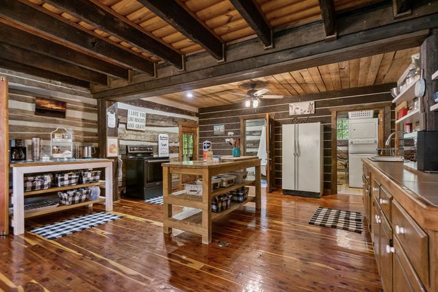 12159 Cookeville Boat Dock Rd, Baxter, TN 38544