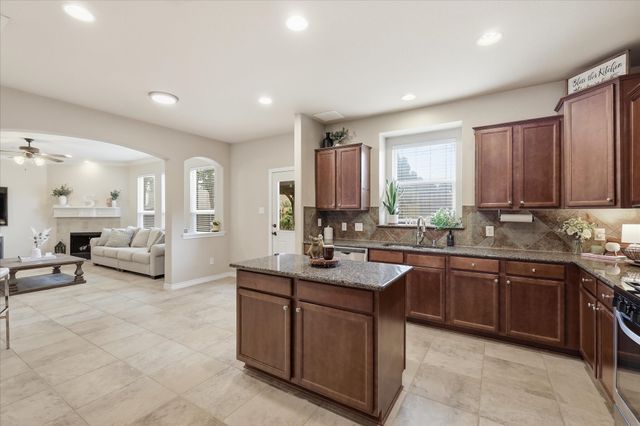 2825 Treasure Cove Drive, Lewisville, TX 75056