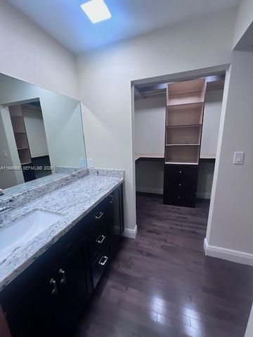 20005 NE 3rd Court 6, Miami, FL 33179
