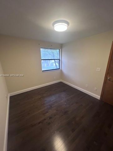 20005 NE 3rd Court 6, Miami, FL 33179