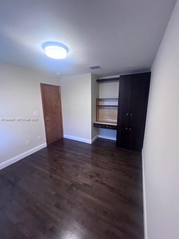 20005 NE 3rd Court 6, Miami, FL 33179