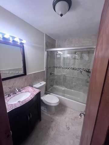 20005 NE 3rd Court 6, Miami, FL 33179