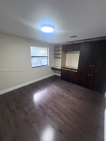 20005 NE 3rd Court 6, Miami, FL 33179