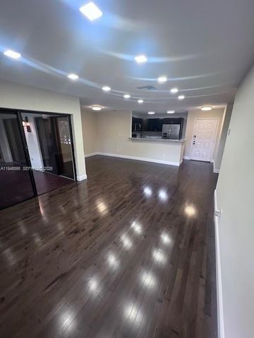 20005 NE 3rd Court 6, Miami, FL 33179