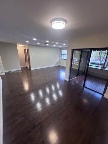 20005 NE 3rd Court 6, Miami, FL 33179