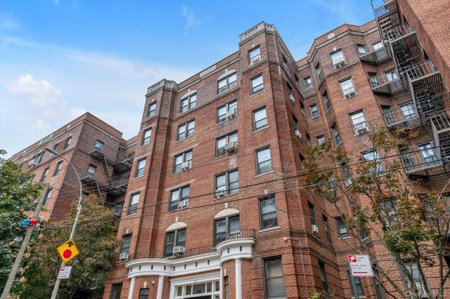96-11 65 Road 305, Rego Park, NY 11374
