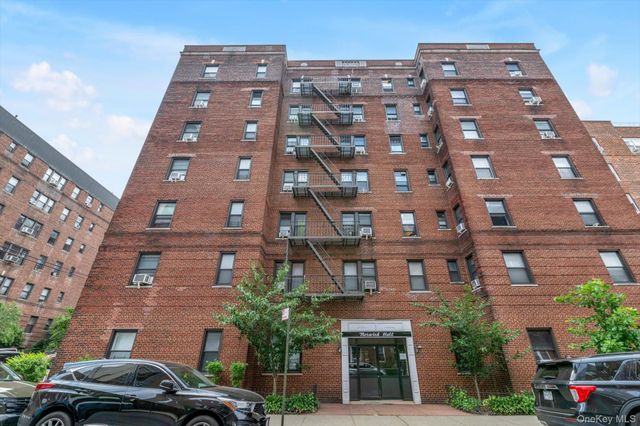 96-11 65 Road 305, Rego Park, NY 11374
