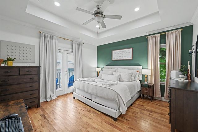 909 E 33rd Street, Houston, TX 77022