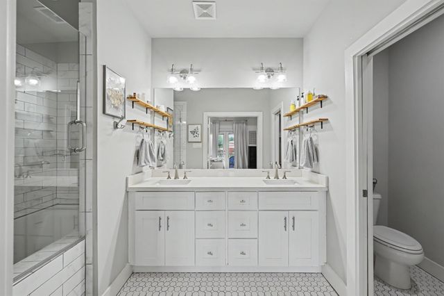 909 E 33rd Street, Houston, TX 77022