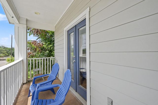 909 E 33rd Street, Houston, TX 77022