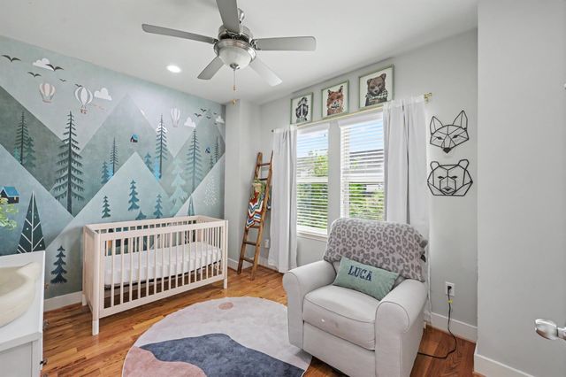 909 E 33rd Street, Houston, TX 77022