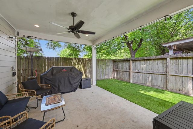 909 E 33rd Street, Houston, TX 77022