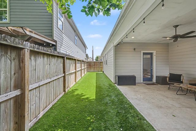 909 E 33rd Street, Houston, TX 77022