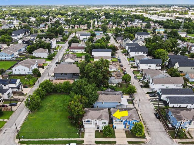 909 E 33rd Street, Houston, TX 77022