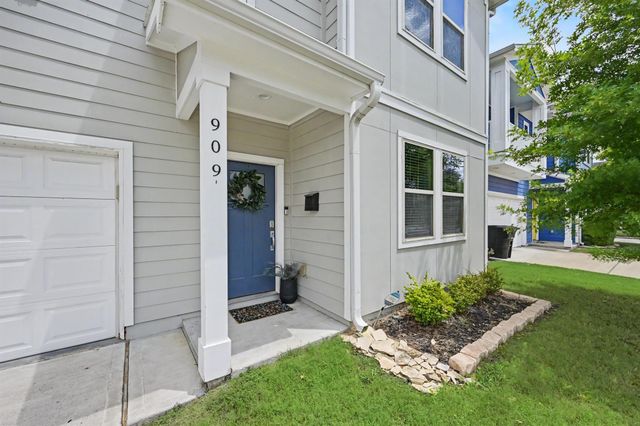 909 E 33rd Street, Houston, TX 77022