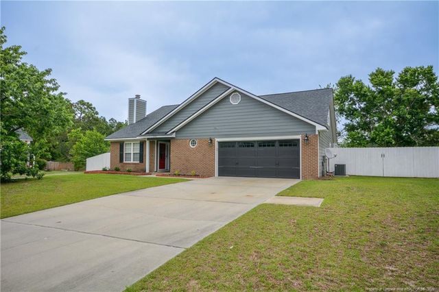 242 Heartwood Drive, Raeford, NC 28376