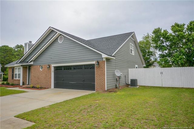 242 Heartwood Drive, Raeford, NC 28376