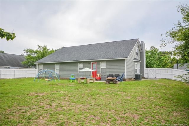 242 Heartwood Drive, Raeford, NC 28376
