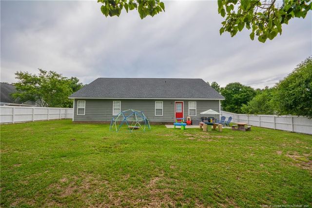 242 Heartwood Drive, Raeford, NC 28376