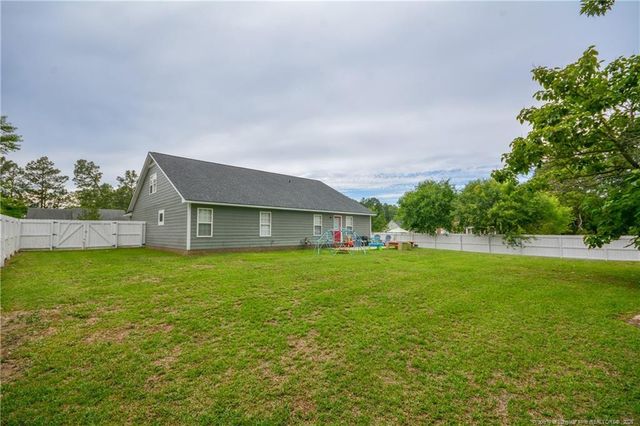 242 Heartwood Drive, Raeford, NC 28376
