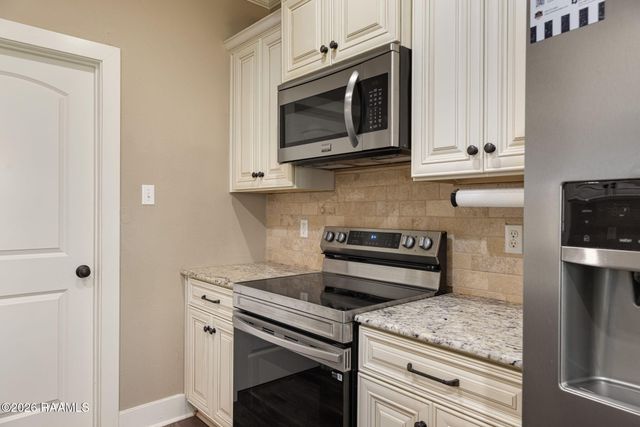 418 Clay Ridge Drive, Youngsville, LA 70592