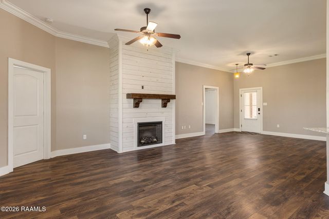 418 Clay Ridge Drive, Youngsville, LA 70592