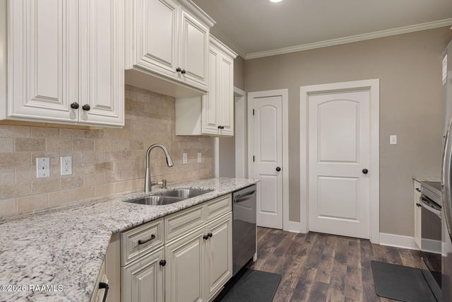 418 Clay Ridge Drive, Youngsville, LA 70592