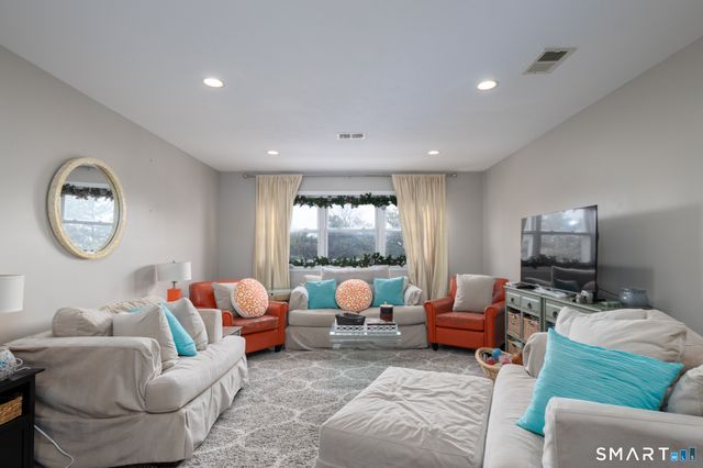 105 East Broadway D, Milford, CT 06460