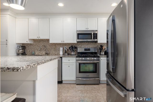 105 East Broadway D, Milford, CT 06460