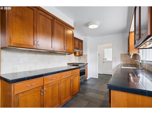 4405 Sw 78TH Ave, Portland, OR 97225