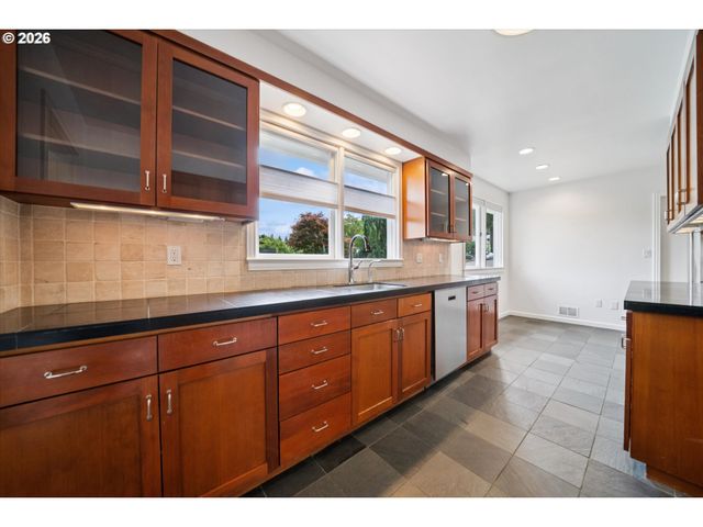 4405 Sw 78TH Ave, Portland, OR 97225